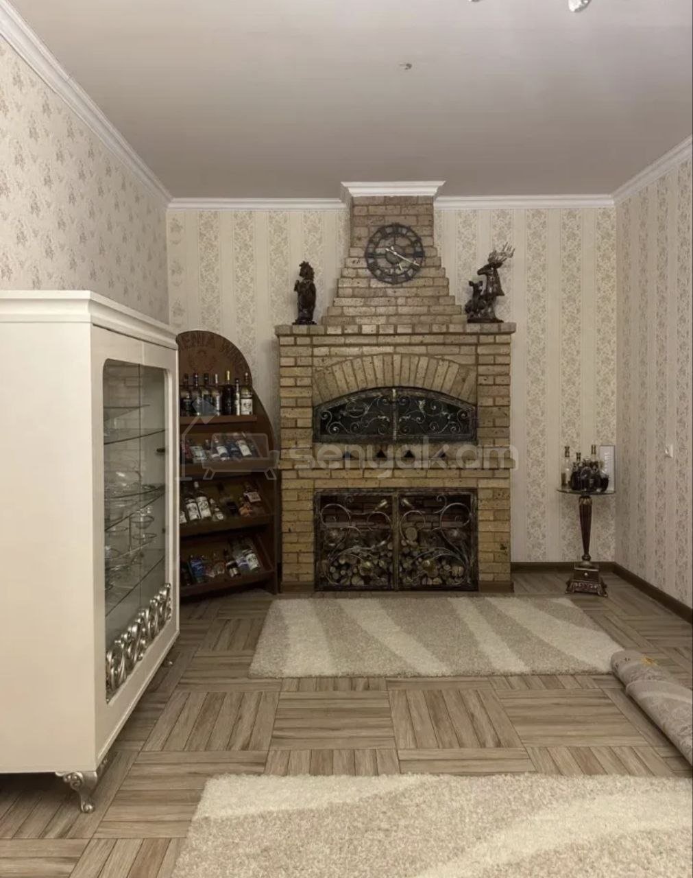 5 Սենյականոց Բնակարան, 250քմ, 1/2 հարկ, Կապիտալ Վերանորոգված, Կահավորված, Արևկող