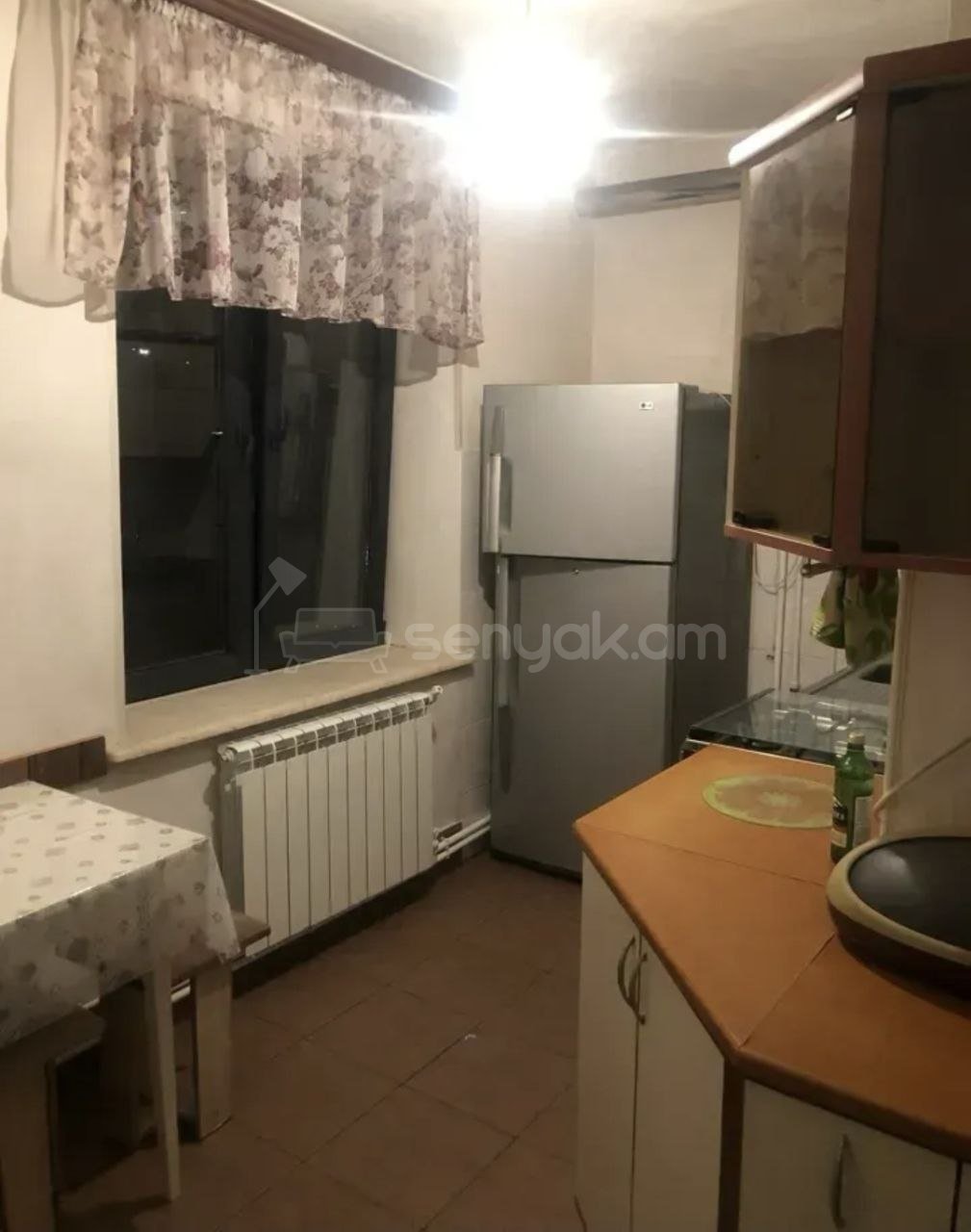 3 Սենյականոց Բնակարան Քարե Շենքում, 64քմ, 3/4 հարկ, Նորմալ Վիճակում, Կահավորված, Արևկող