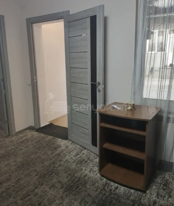 2 Սենյականոց Բնակարան Քարե Շենքում, 52քմ, 2/2 հարկ, Կապիտալ Վերանորոգված, Կահավորված