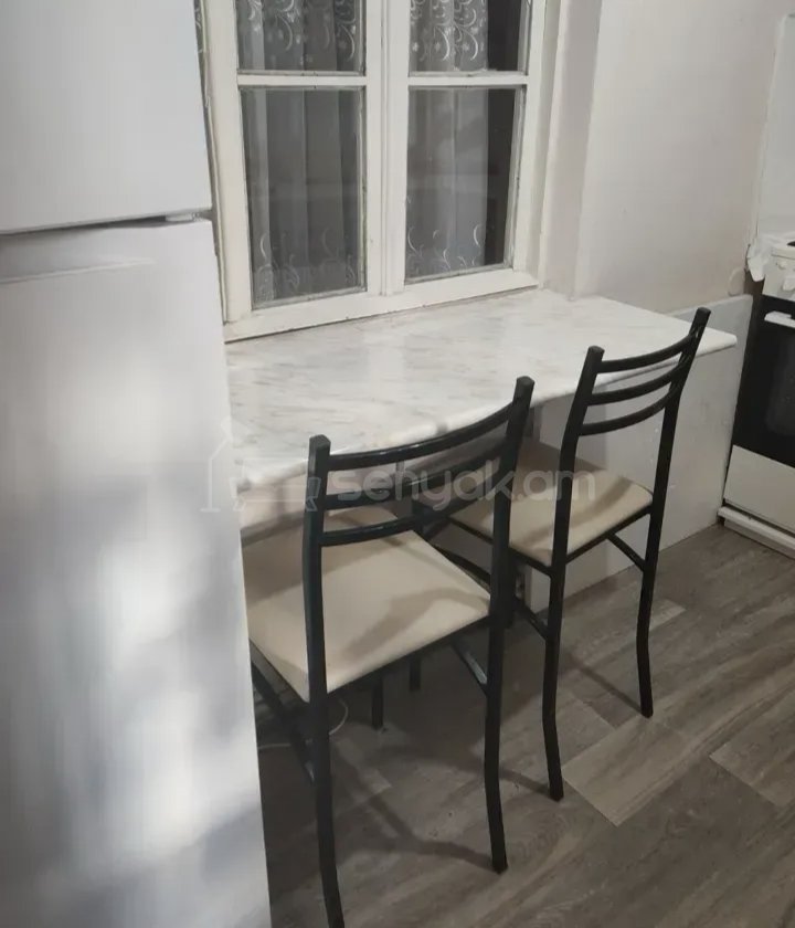 2 Սենյականոց Բնակարան Քարե Շենքում, 52քմ, 2/2 հարկ, Կապիտալ Վերանորոգված, Կահավորված
