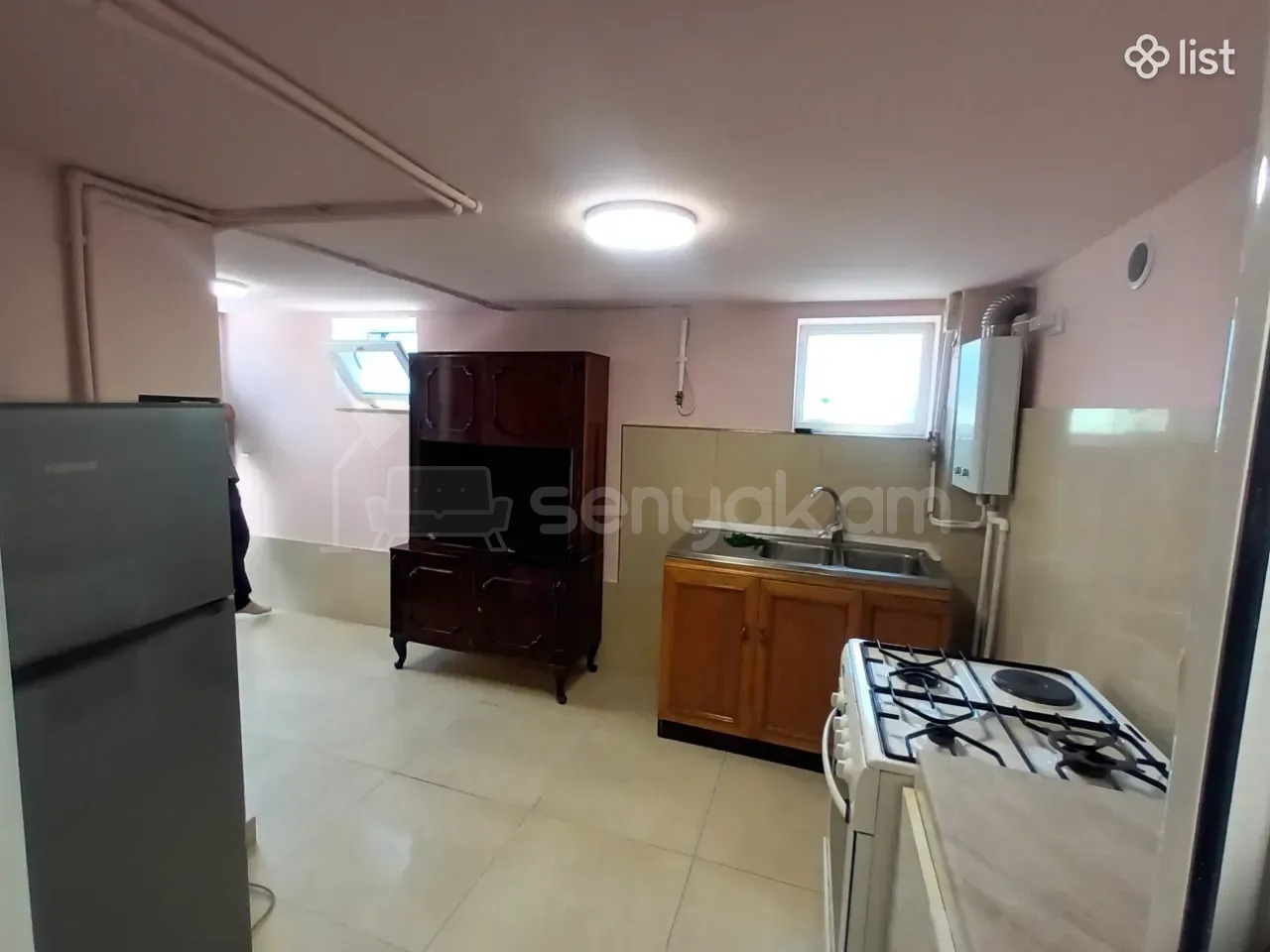 1 Սենյականոց Բնակարան Քարե Շենքում, 40քմ, 1/1 հարկ, Նորմալ Վիճակում, Կահավորված, Արևկող