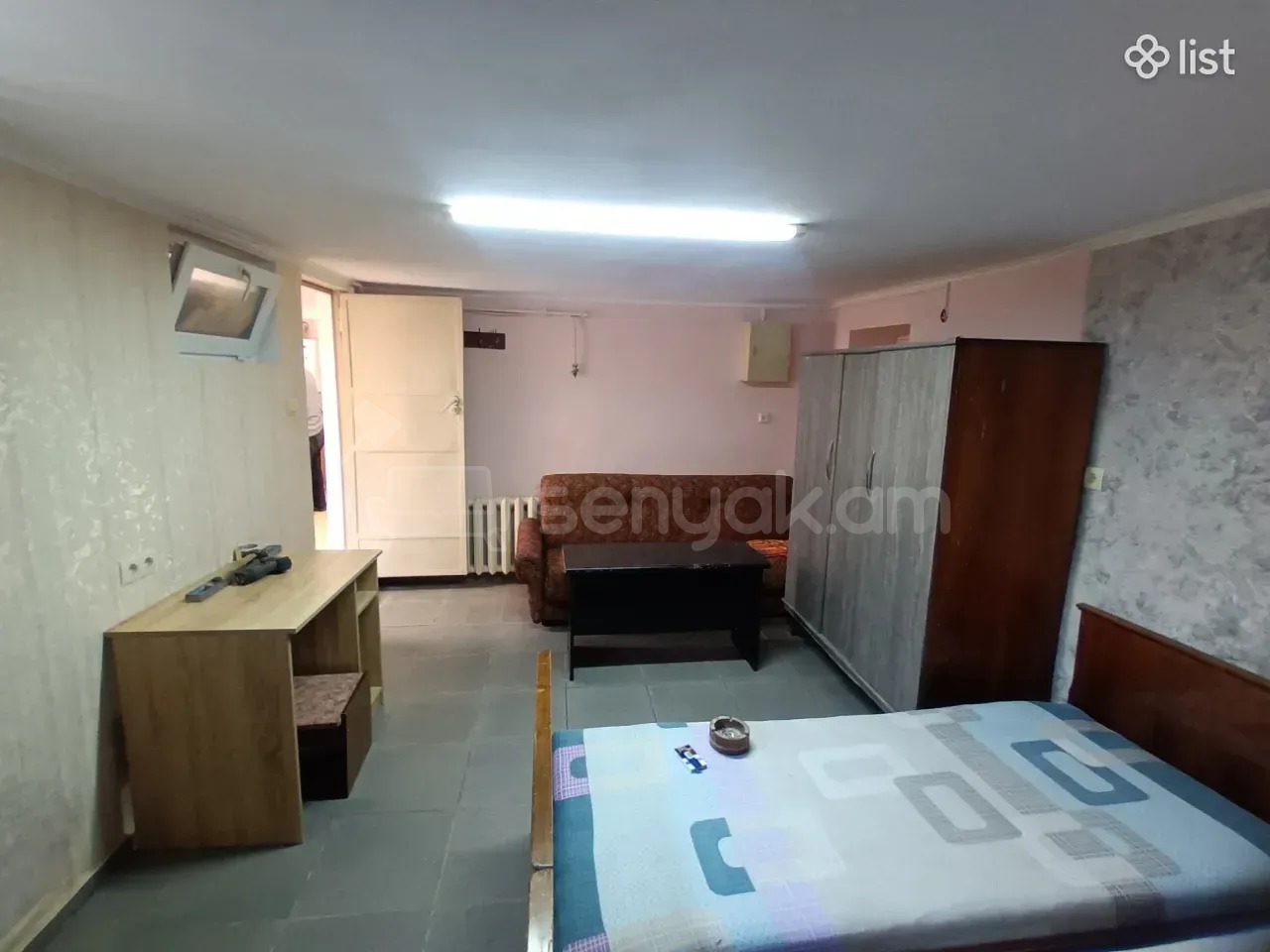 1 Սենյականոց Բնակարան Քարե Շենքում, 40քմ, 1/1 հարկ, Նորմալ Վիճակում, Կահավորված, Արևկող