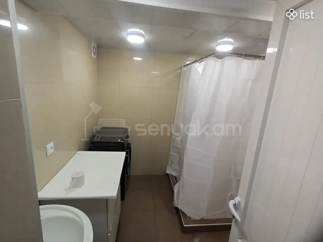 1 Սենյականոց Բնակարան Քարե Շենքում, 40քմ, 1/1 հարկ, Նորմալ Վիճակում, Կահավորված, Արևկող