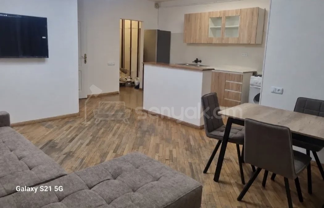 2 Սենյականոց Բնակարան Քարե Շենքում, 67քմ, 1/4 հարկ, Կապիտալ Վերանորոգված, Կահավորված