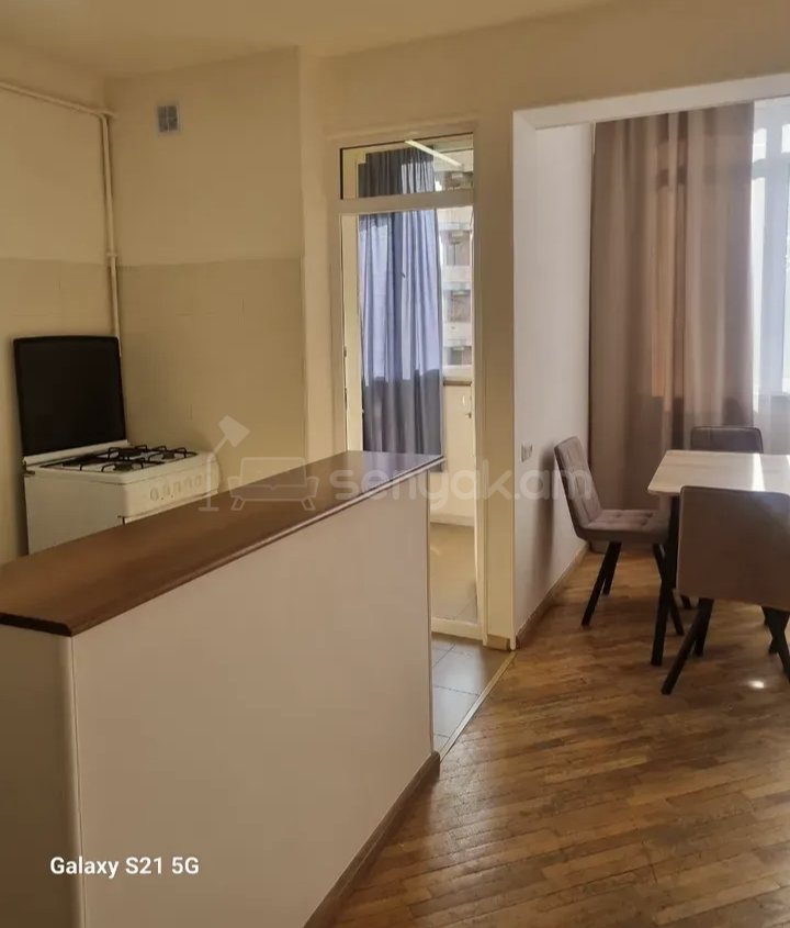 2 Սենյականոց Բնակարան Քարե Շենքում, 67քմ, 1/4 հարկ, Կապիտալ Վերանորոգված, Կահավորված