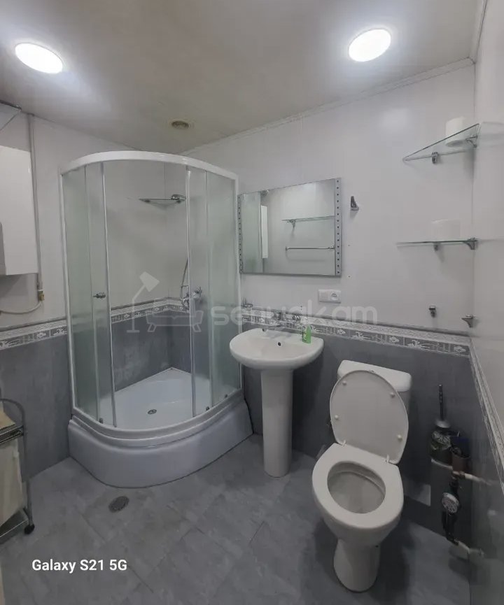 2 Սենյականոց Բնակարան Քարե Շենքում, 67քմ, 1/4 հարկ, Կապիտալ Վերանորոգված, Կահավորված