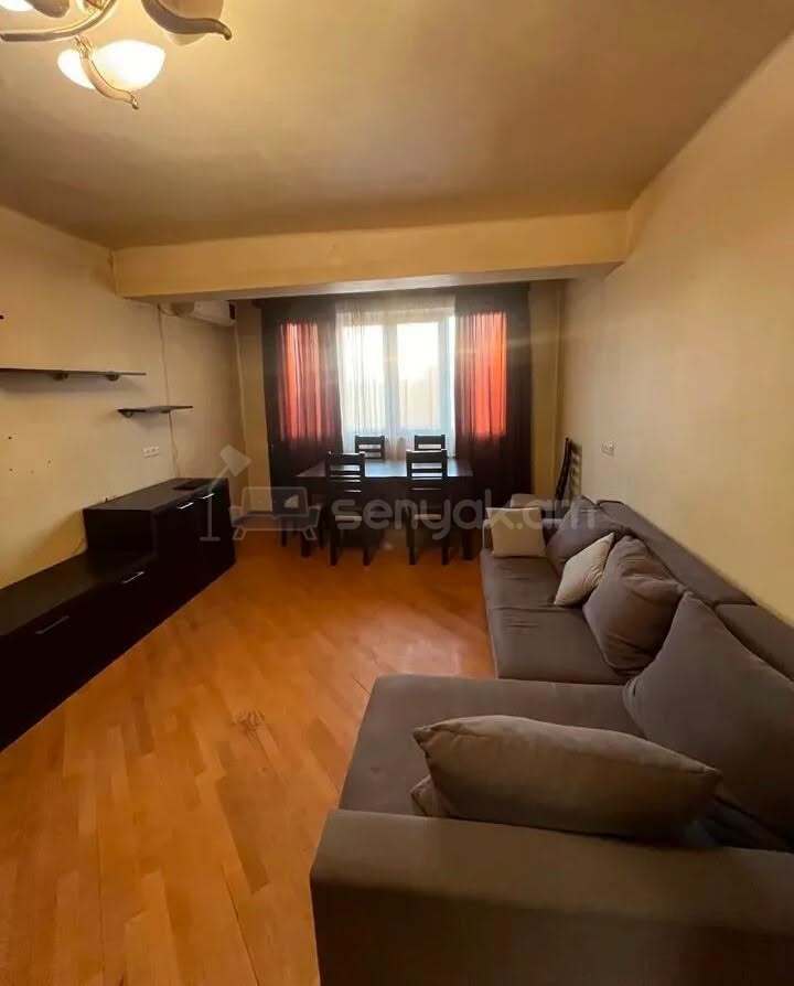 2 Սենյականոց Բնակարան Քարե Շենքում, 49քմ, 3/7 հարկ, Նորմալ Վիճակում