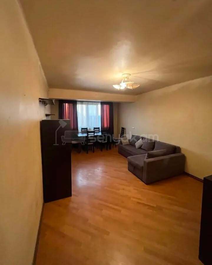 2 Սենյականոց Բնակարան Քարե Շենքում, 49քմ, 3/7 հարկ, Նորմալ Վիճակում
