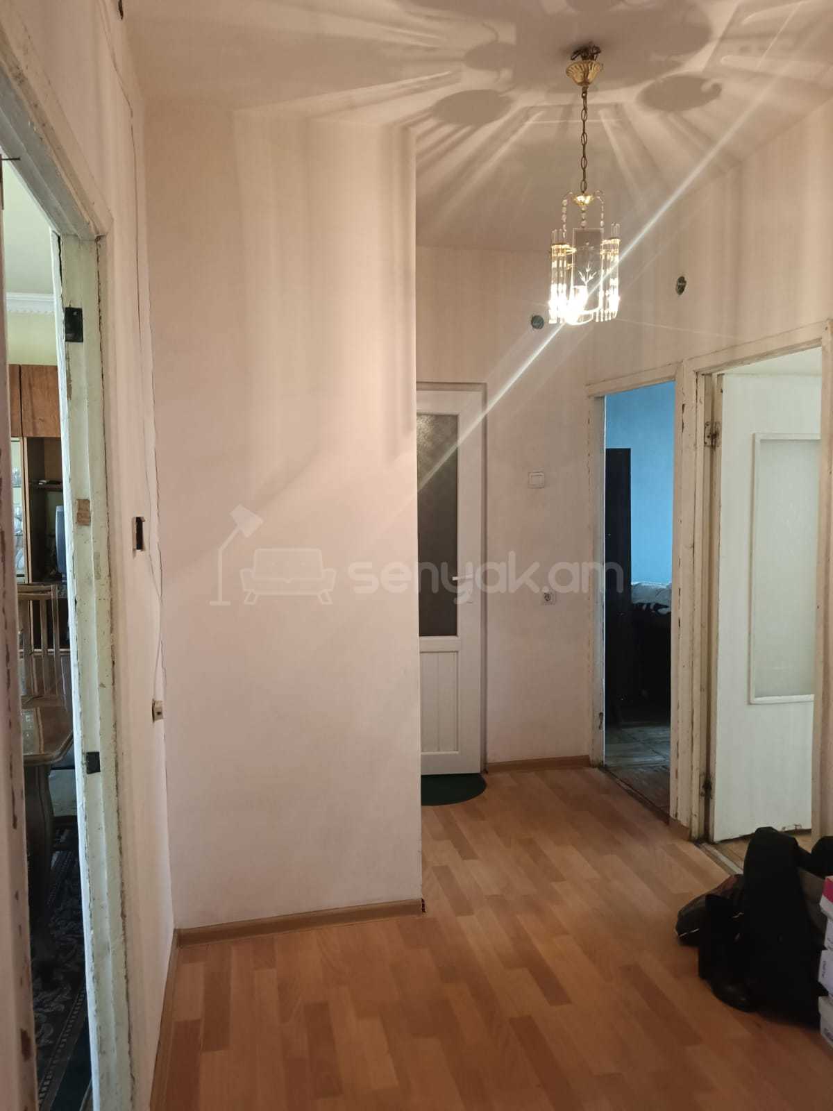 3 Սենյականոց Բնակարան, 80քմ, 8/9 հարկ, Նորմալ Վիճակում, Կահավորված