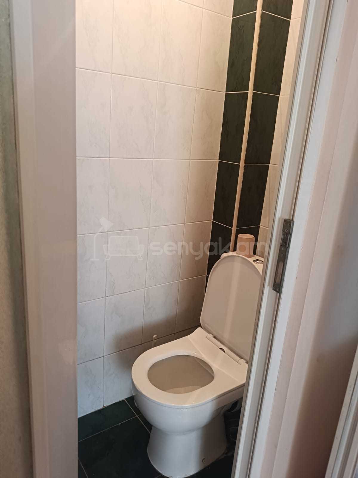 3 Սենյականոց Բնակարան, 80քմ, 8/9 հարկ, Նորմալ Վիճակում, Կահավորված