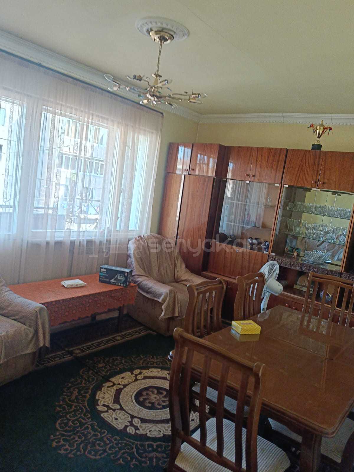 3 Սենյականոց Բնակարան, 80քմ, 8/9 հարկ, Նորմալ Վիճակում, Կահավորված