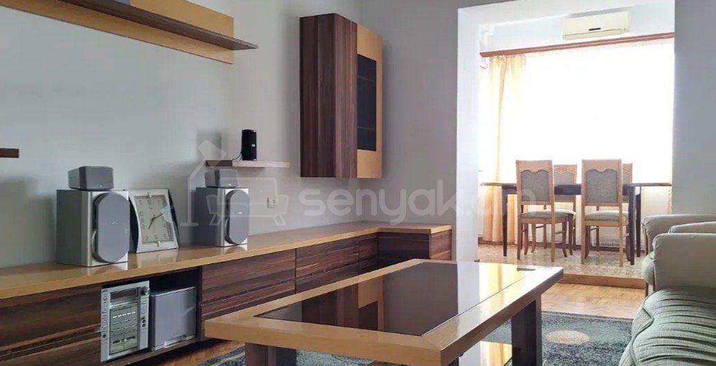 3 Սենյականոց Բնակարան Քարե Շենքում, 75քմ, 5/5 հարկ, Կապիտալ Վերանորոգված, Կահավորված, Արևկող