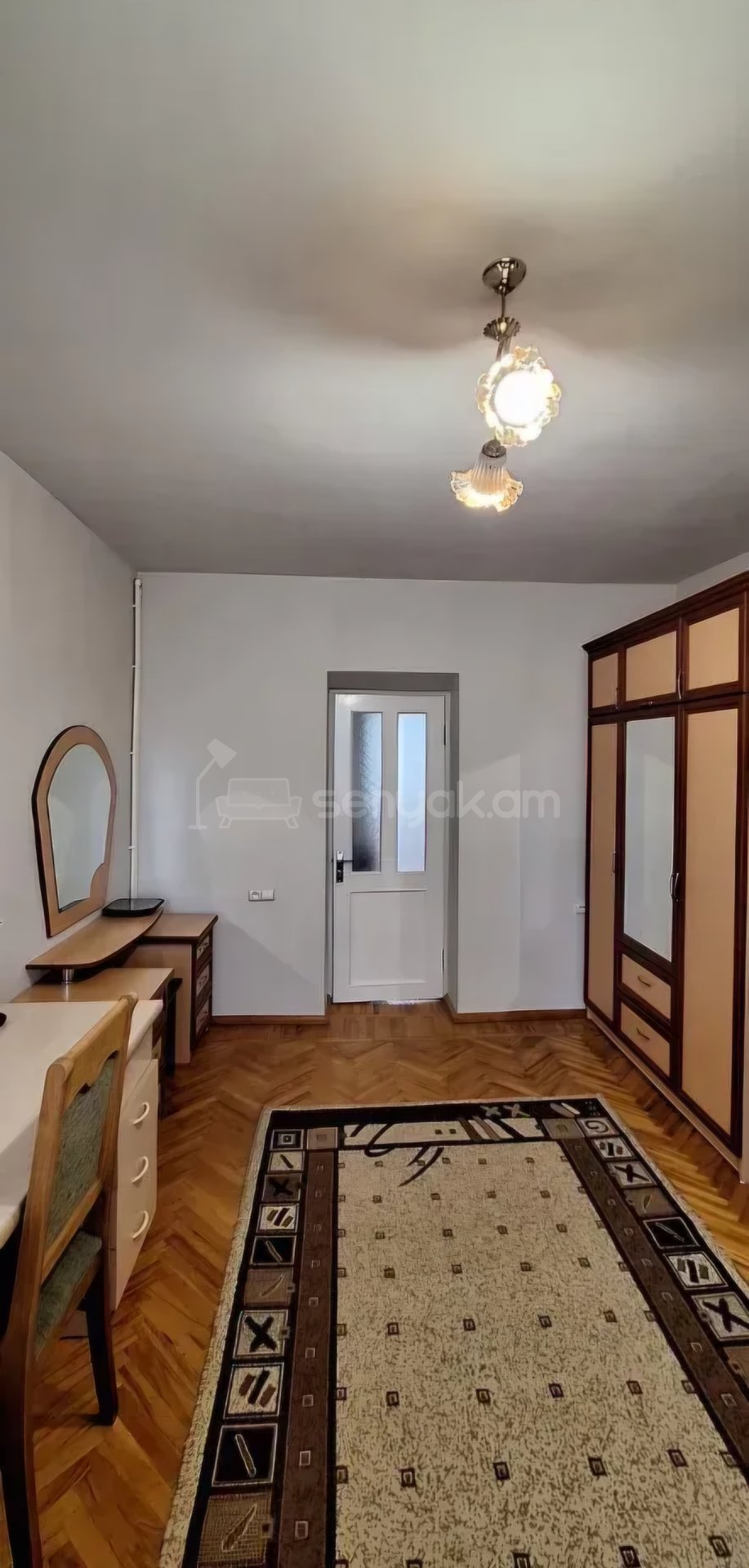 3 Սենյականոց Բնակարան Քարե Շենքում, 75քմ, 5/5 հարկ, Կապիտալ Վերանորոգված, Կահավորված