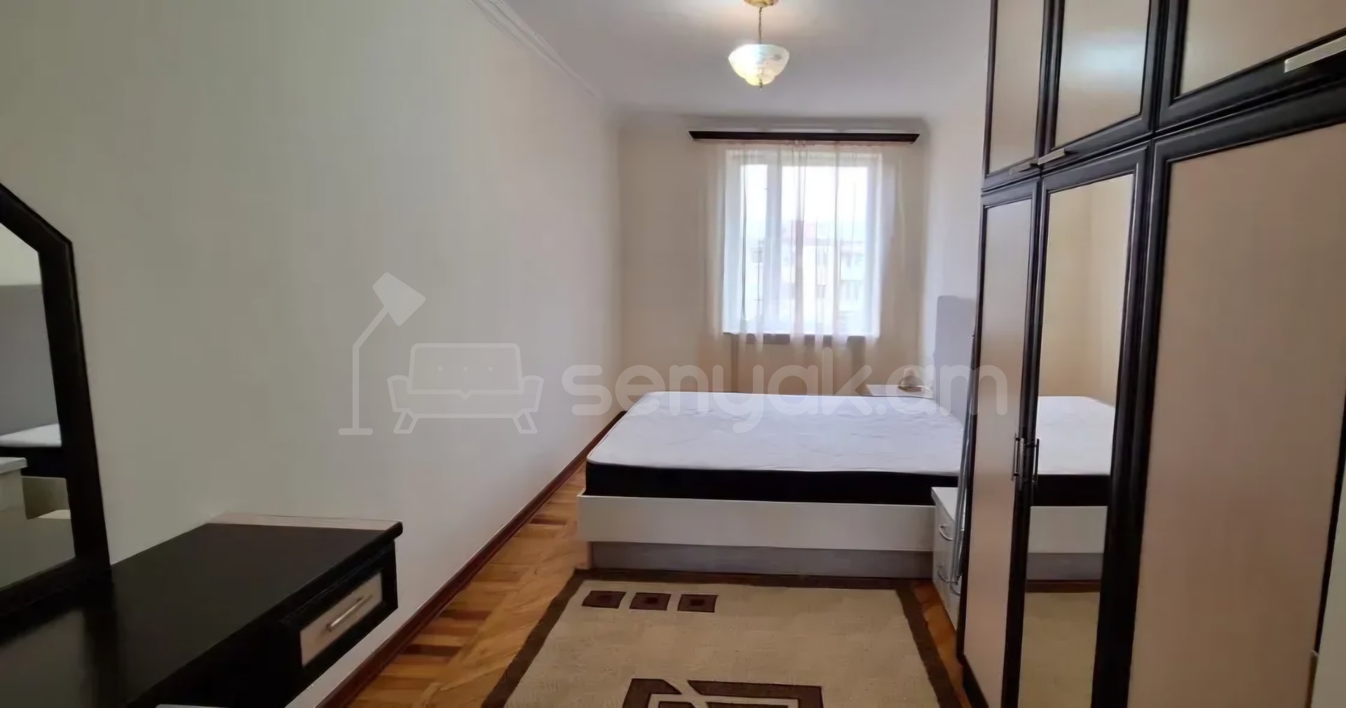 3 Սենյականոց Բնակարան Քարե Շենքում, 75քմ, 5/5 հարկ, Կապիտալ Վերանորոգված, Կահավորված