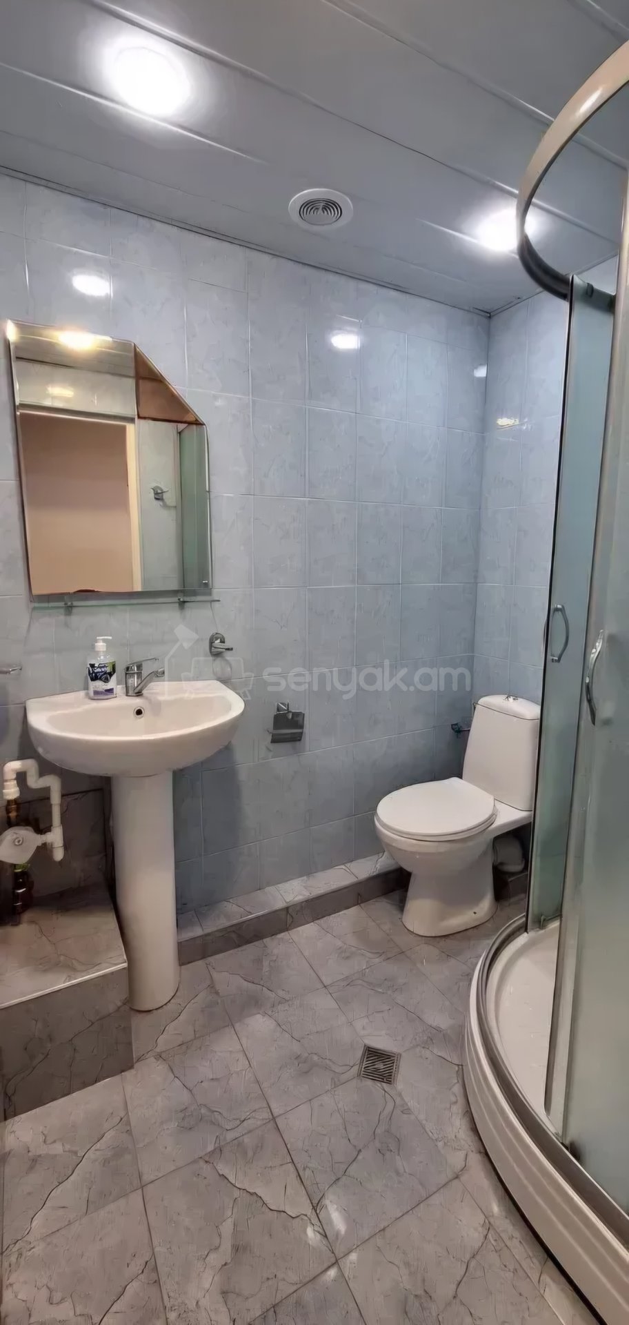 3 Սենյականոց Բնակարան Քարե Շենքում, 75քմ, 5/5 հարկ, Կապիտալ Վերանորոգված, Կահավորված