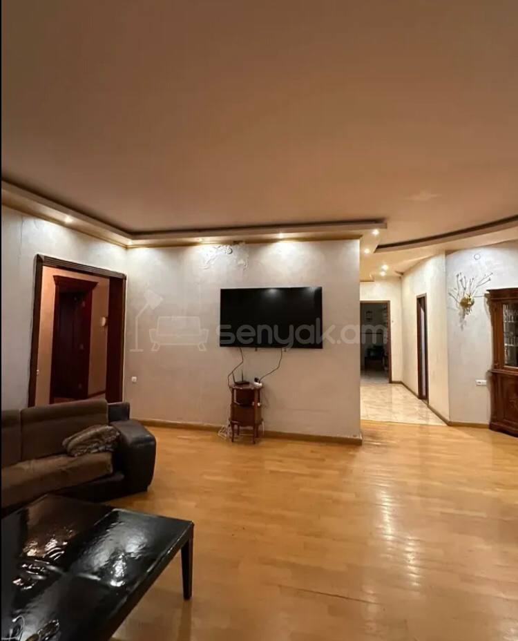 4 Սենյականոց Բնակարան Քարե Շենքում, 148քմ, 6/6 հարկ, Կապիտալ Վերանորոգված