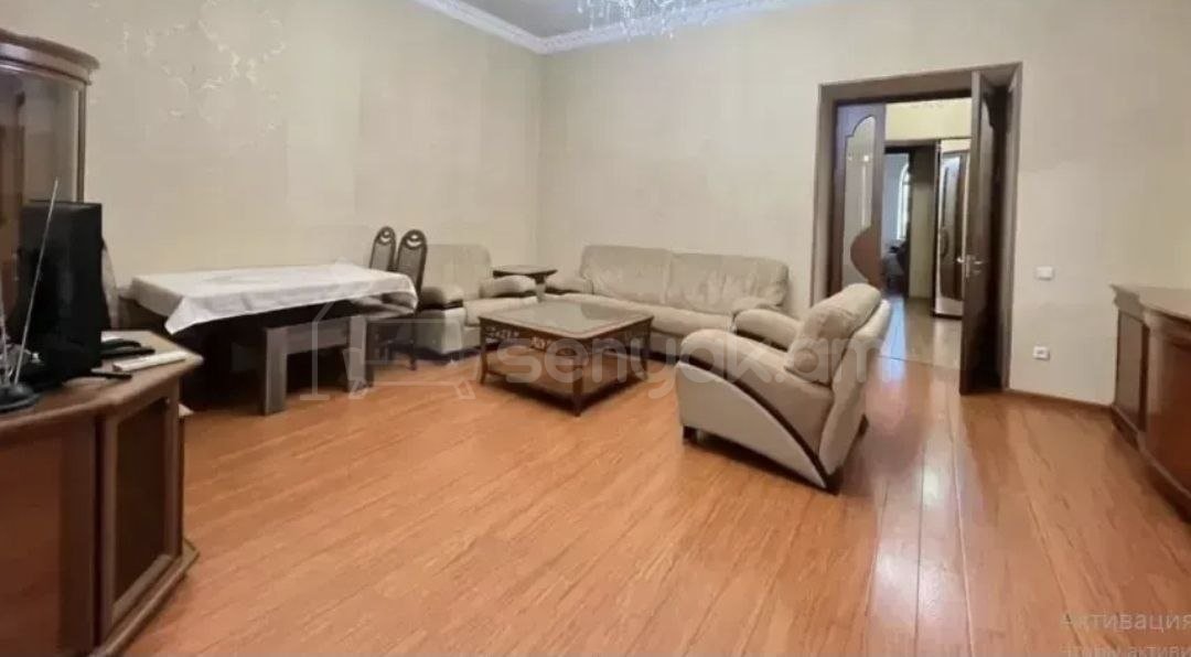 3 Սենյականոց Բնակարան Քարե Շենքում, 85քմ, 4/5 հարկ, Կապիտալ Վերանորոգված, Կահավորված, Արևկող