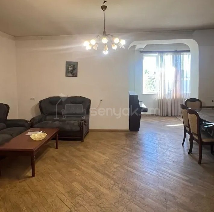 3 Սենյականոց Բնակարան Քարե Շենքում, 74քմ, 5/5 հարկ, Նորմալ Վիճակում