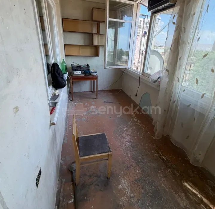 3 Սենյականոց Բնակարան, 77քմ, 5/5 հարկ, Պետական Վիճակում