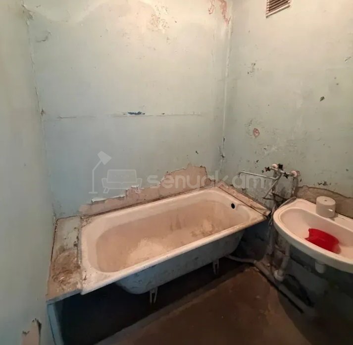 3 Սենյականոց Բնակարան, 77քմ, 5/5 հարկ, Պետական Վիճակում