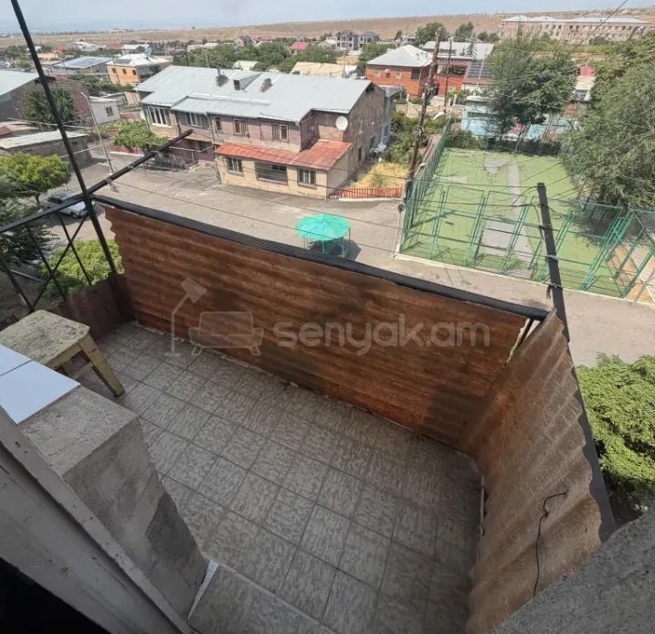3 Սենյականոց Բնակարան, 77քմ, 5/5 հարկ, Պետական Վիճակում