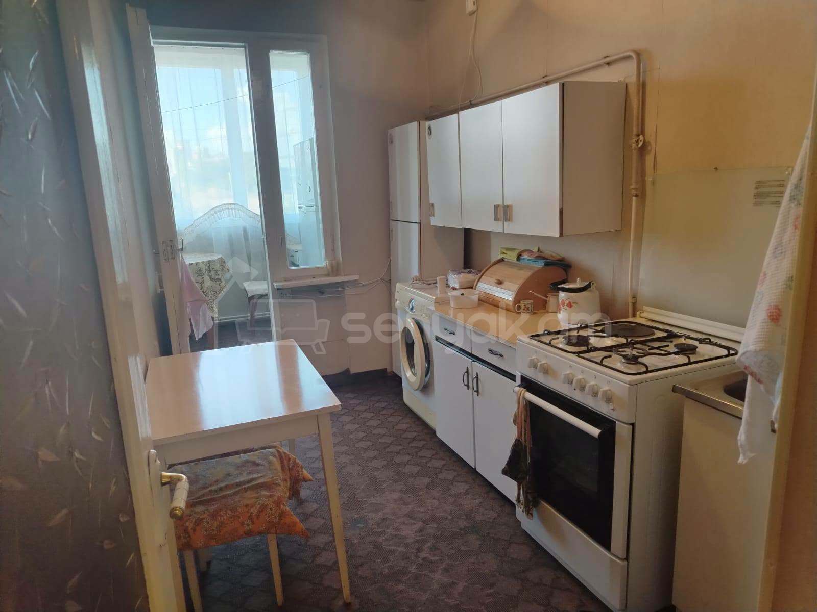 3 Սենյականոց Բնակարան, 80քմ, 5/9 հարկ, Նորմալ Վիճակում
