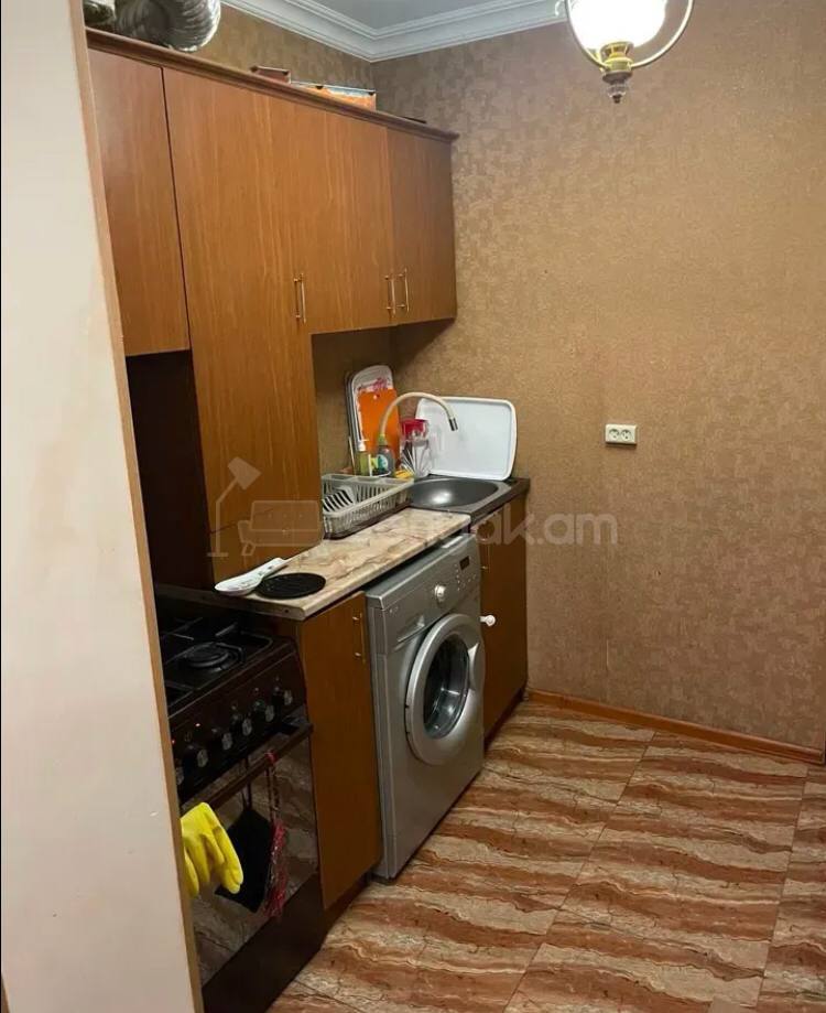 2 Սենյականոց Բնակարան Քարե Շենքում, 62քմ, 3/5 հարկ, Կոսմետիկ Վերանորոգված