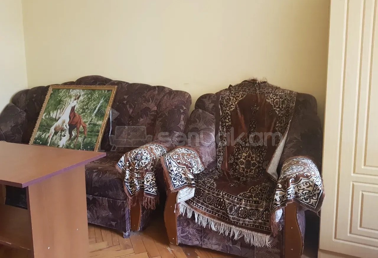 1 Սենյականոց Բնակարան Քարե Շենքում, 31քմ, 3/5 հարկ, Կապիտալ Վերանորոգված, Կահավորված