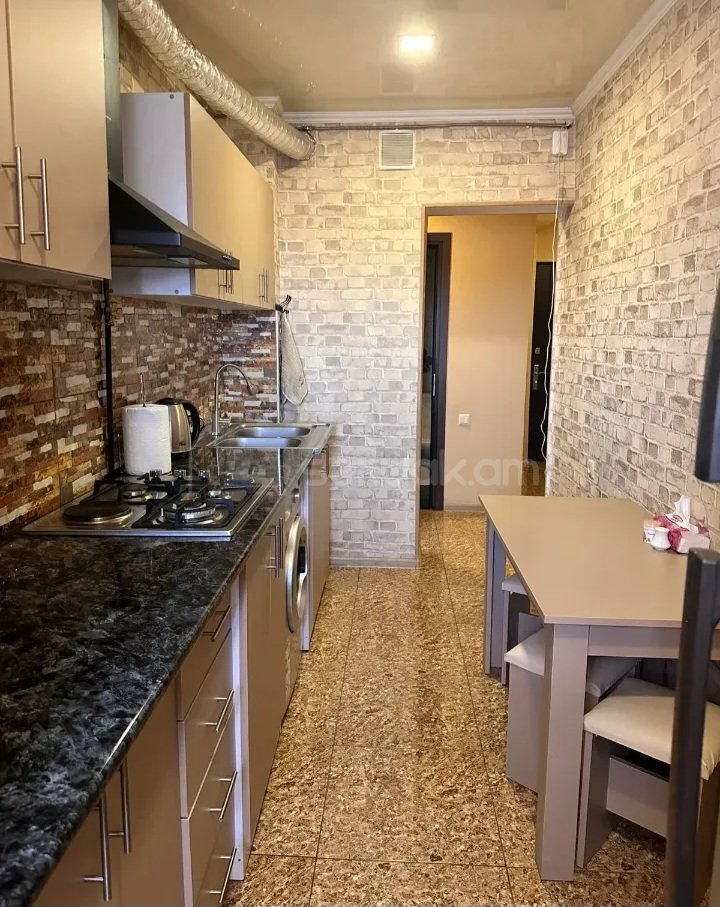2 Սենյականոց Բնակարան, 50քմ, 10/10 հարկ, Կապիտալ Վերանորոգված