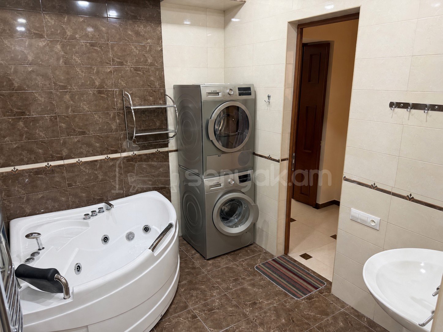 6 Սենյականոց Սեփական Տուն, 224քմ, Նորմալ Վիճակում