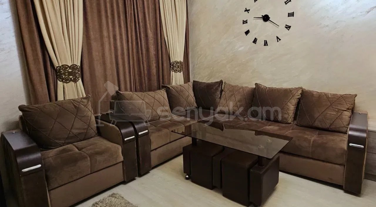 1 Սենյականոց Բնակարան Քարե Շենքում, 32քմ, 4/5 հարկ, Կապիտալ Վերանորոգված, Կահավորված