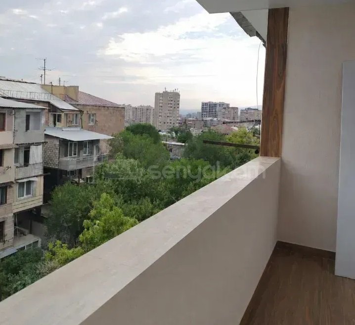 3 Սենյականոց Բնակարան Քարե Շենքում, 69քմ, 5/5 հարկ, Կապիտալ Վերանորոգված