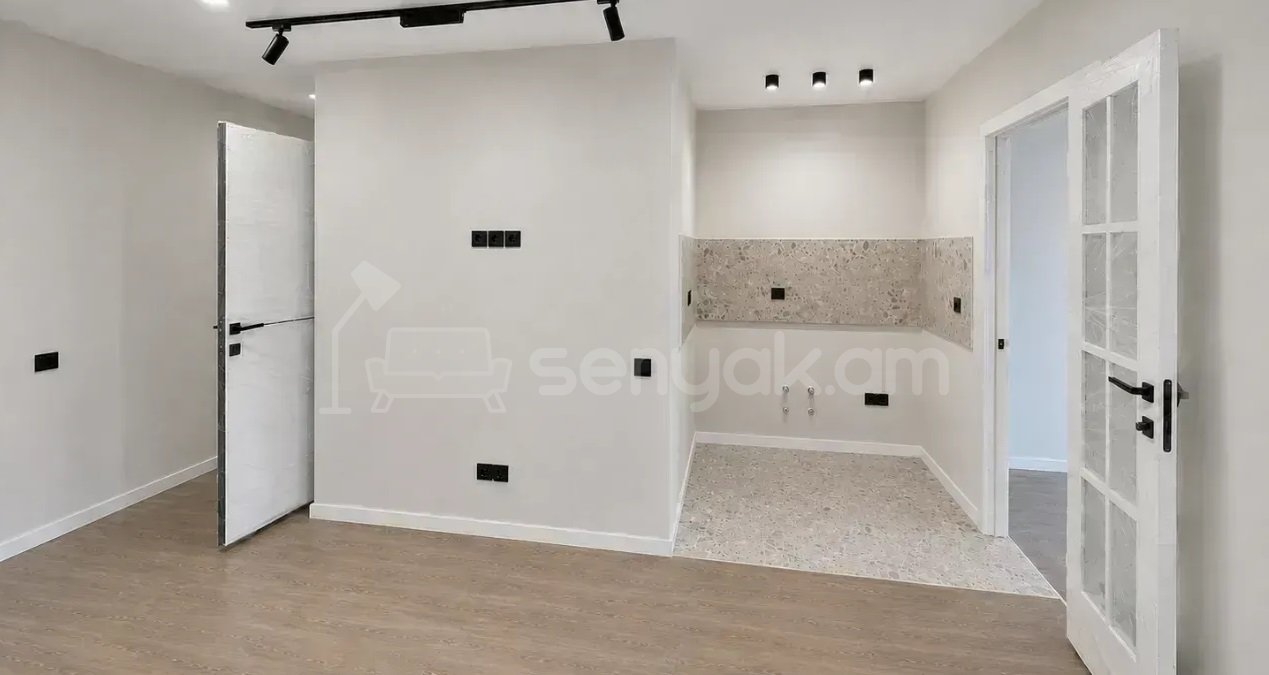 3 Սենյականոց Բնակարան Քարե Շենքում, 69քմ, 5/5 հարկ, Կապիտալ Վերանորոգված