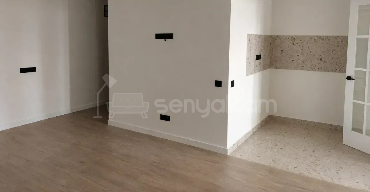 3 Սենյականոց Բնակարան Քարե Շենքում, 69քմ, 5/5 հարկ, Կապիտալ Վերանորոգված
