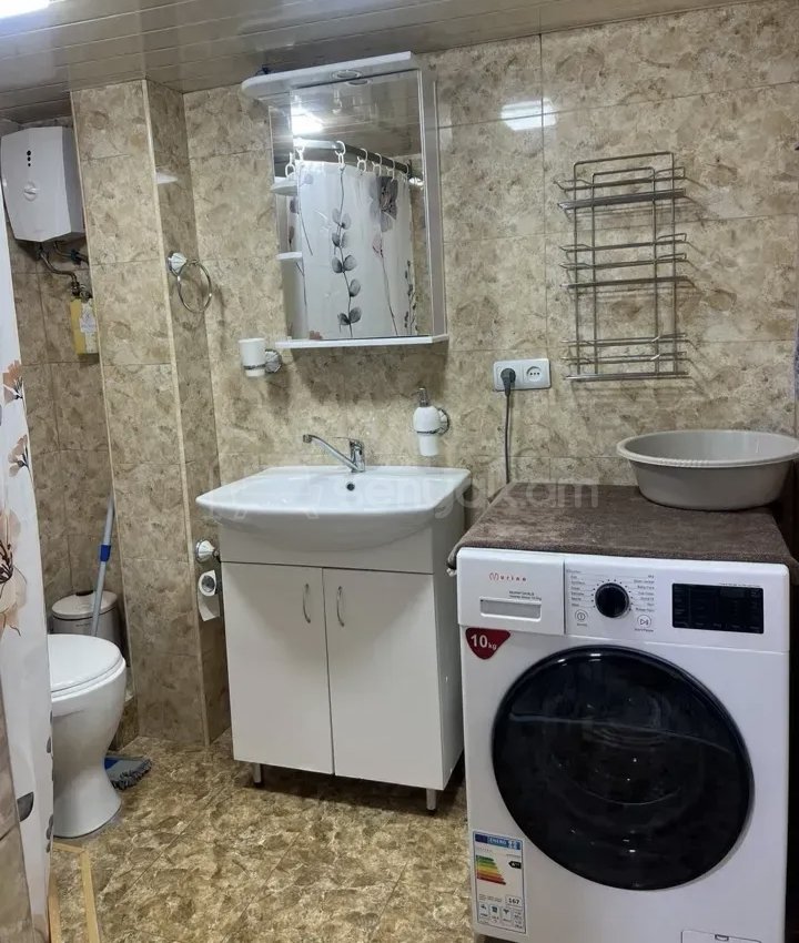 1 Սենյականոց Բնակարան Քարե Շենքում, 56քմ, 1/1 հարկ, Նորմալ Վիճակում, Կահավորված