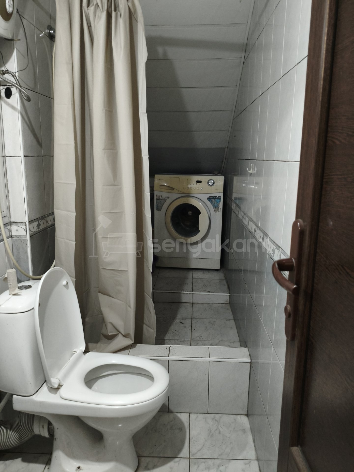 2 Սենյականոց Բնակարան Քարե Շենքում, 46քմ, 1/1 հարկ, Նորմալ Վիճակում, Կահավորված