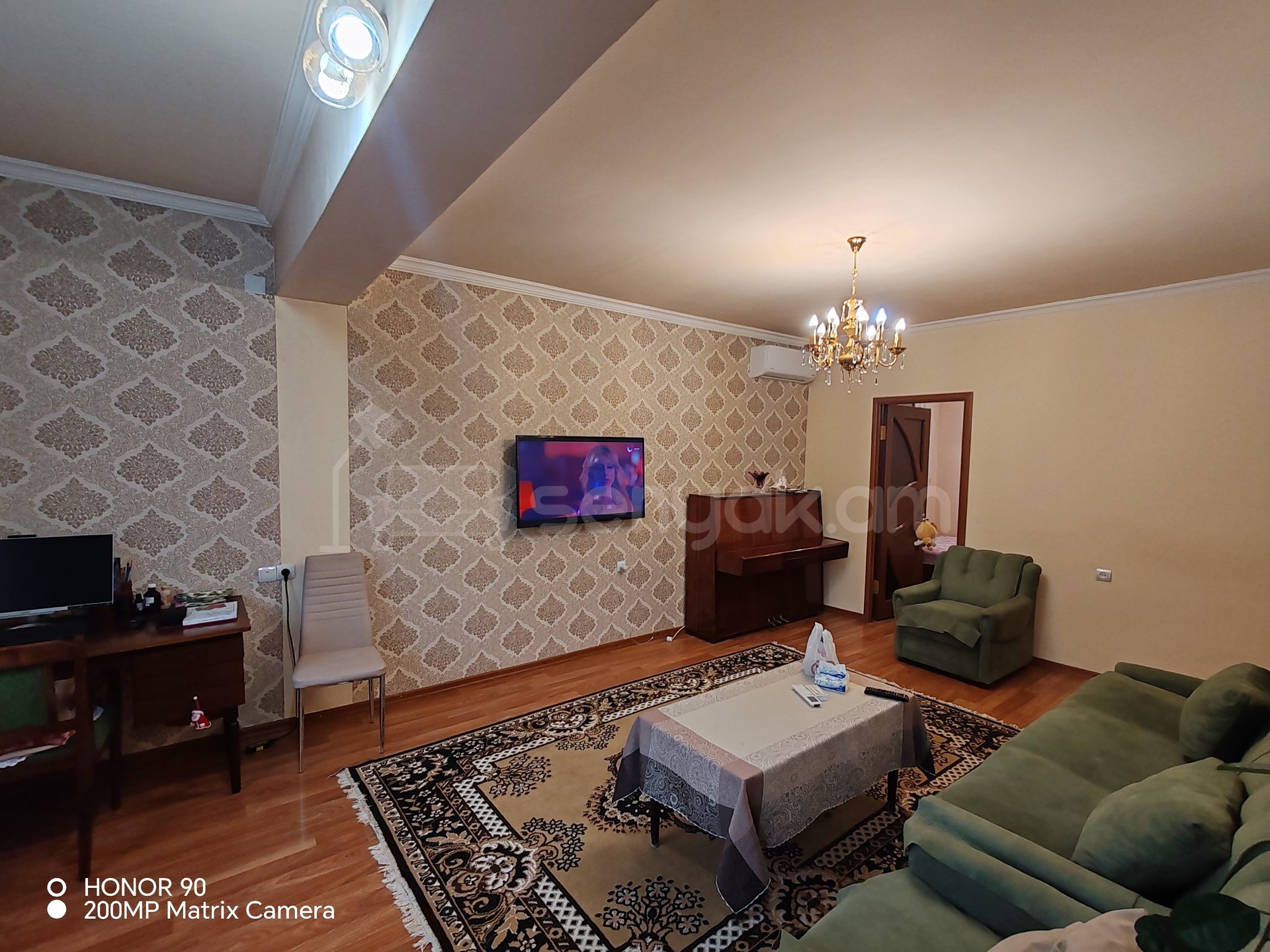 3 Սենյականոց Բնակարան Քարե Շենքում, 75քմ, 1/5 հարկ, Նորմալ Վիճակում, Կահավորված