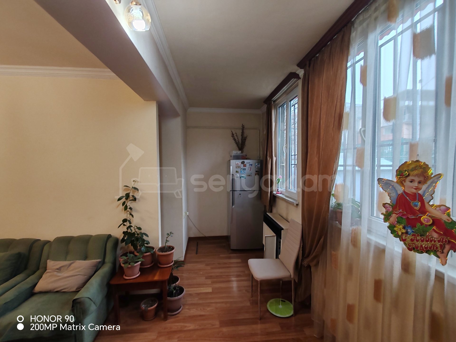 3 Սենյականոց Բնակարան Քարե Շենքում, 75քմ, 1/5 հարկ, Նորմալ Վիճակում, Կահավորված