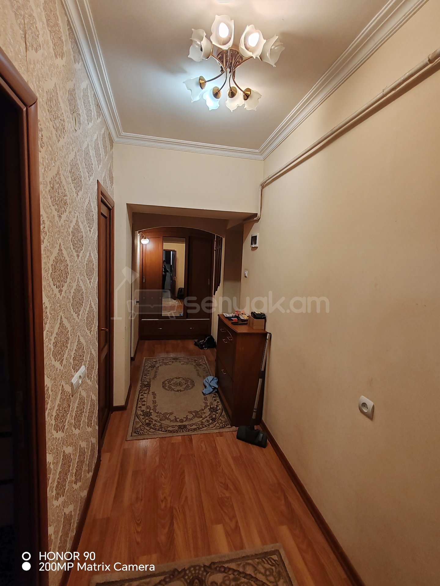 3 Սենյականոց Բնակարան Քարե Շենքում, 75քմ, 1/5 հարկ, Նորմալ Վիճակում, Կահավորված