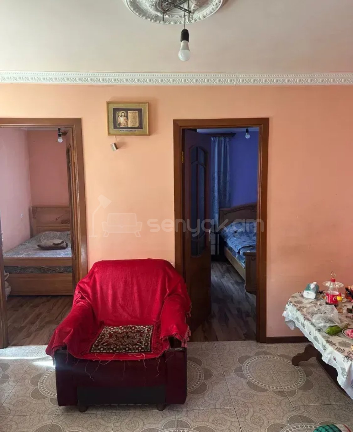 2 Սենյականոց Բնակարան Քարե Շենքում, 50քմ, 3/5 հարկ, Նորմալ Վիճակում, Կահավորված, Արևկող