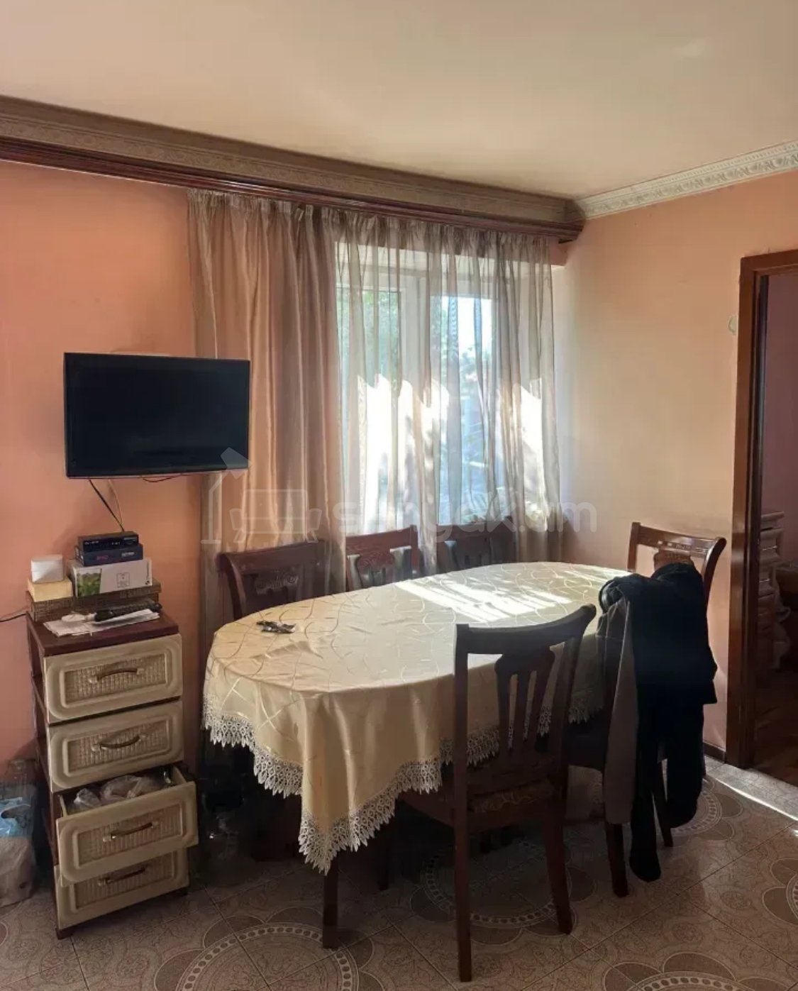 2 Սենյականոց Բնակարան Քարե Շենքում, 50քմ, 3/5 հարկ, Նորմալ Վիճակում, Կահավորված, Արևկող