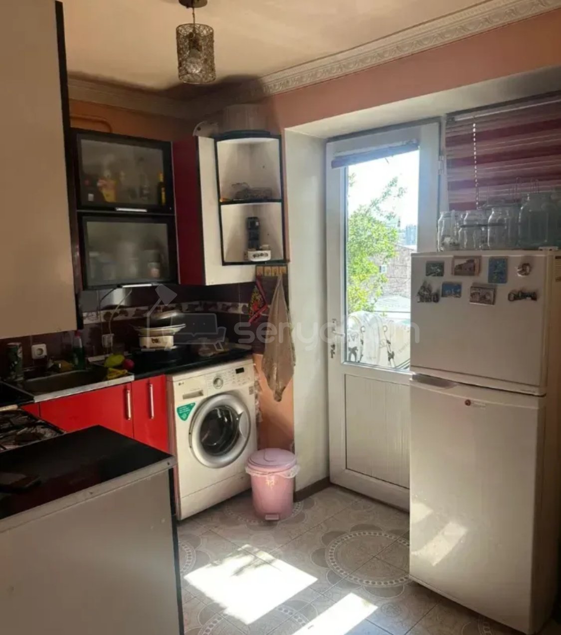 2 Սենյականոց Բնակարան Քարե Շենքում, 50քմ, 3/5 հարկ, Նորմալ Վիճակում, Կահավորված, Արևկող