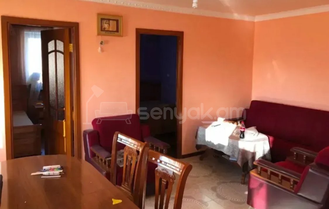 2 Սենյականոց Բնակարան Քարե Շենքում, 50քմ, 3/5 հարկ, Նորմալ Վիճակում, Կահավորված, Արևկող