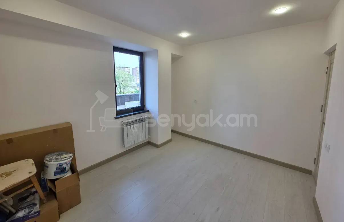 3 Սենյականոց Բնակարան Քարե Շենքում, 60քմ, 2/5 հարկ, Կապիտալ Վերանորոգված