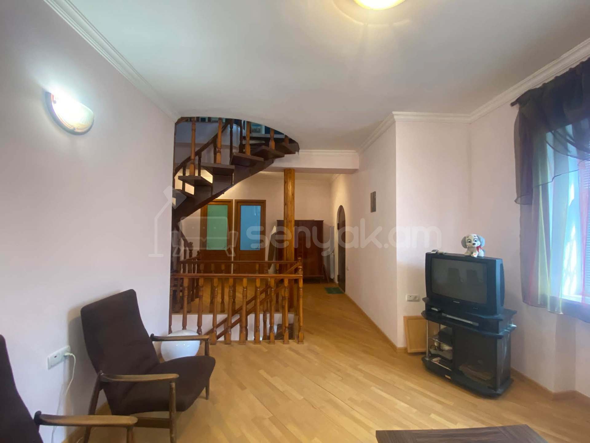4 Սենյականոց Սեփական Տուն, 750քմ, Նորմալ Վիճակում