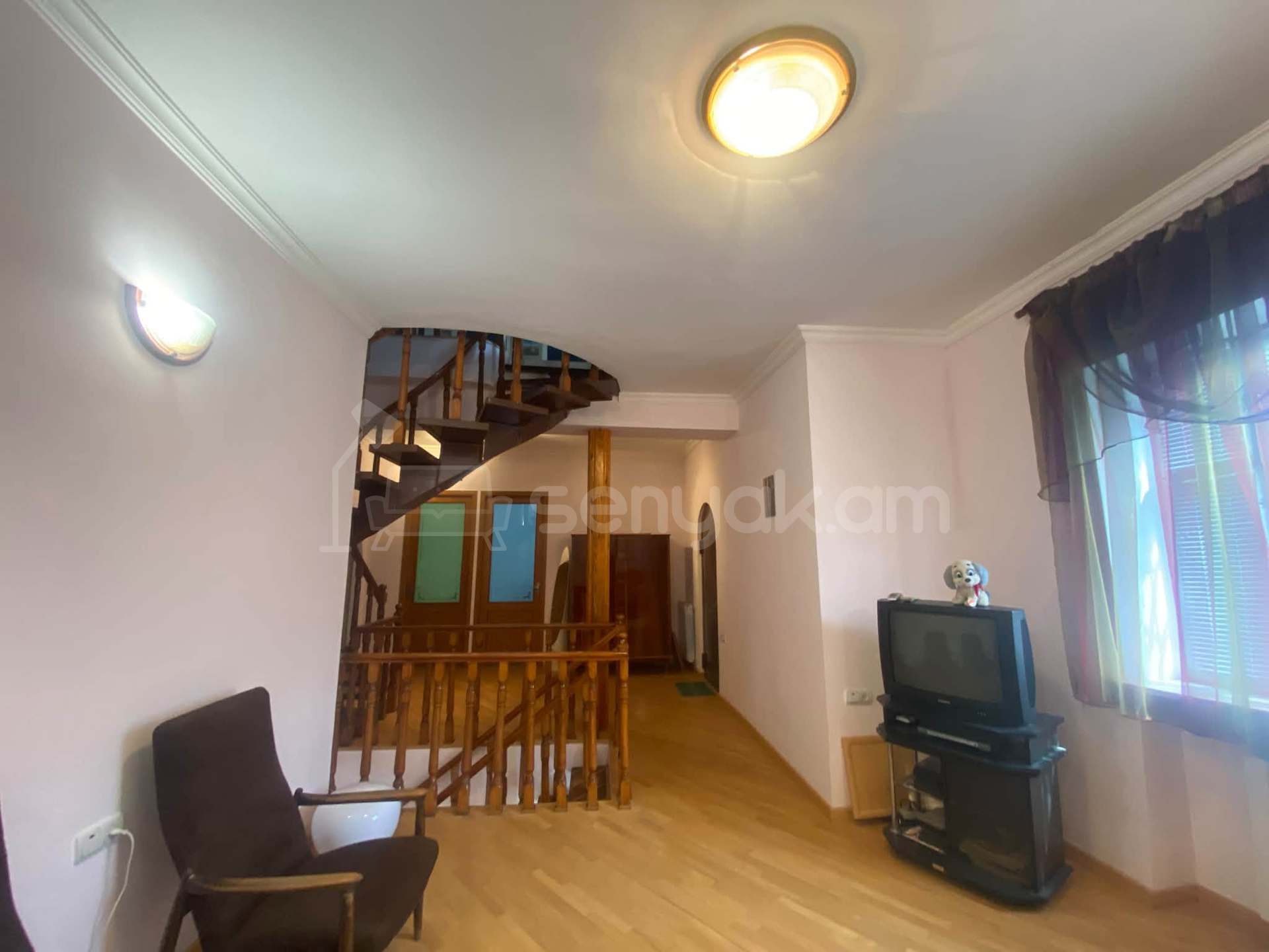 4 Սենյականոց Սեփական Տուն, 750քմ, Նորմալ Վիճակում