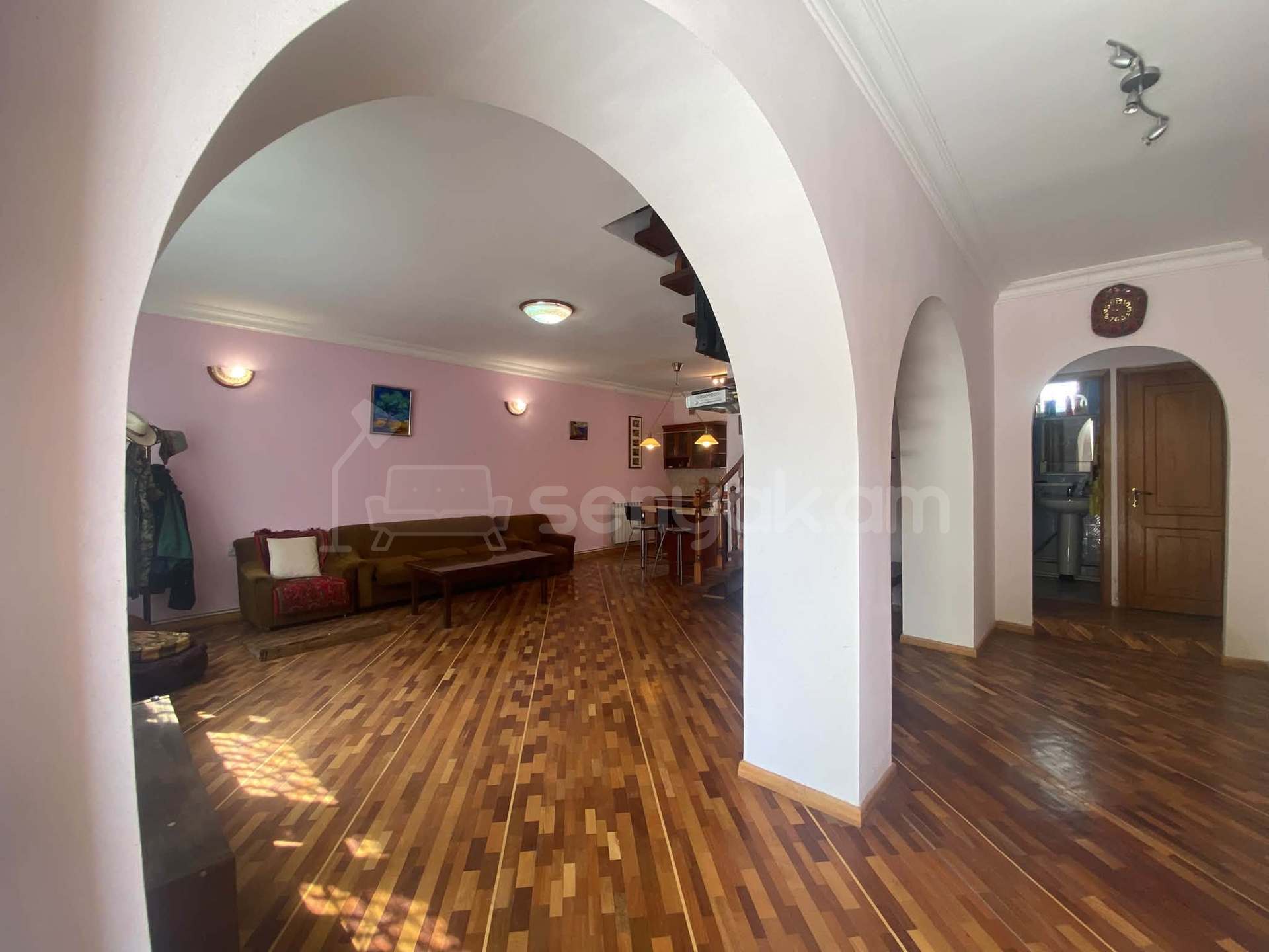 4 Սենյականոց Սեփական Տուն, 750քմ, Նորմալ Վիճակում