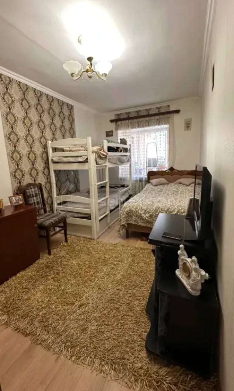 3 Սենյականոց Բնակարան Քարե Շենքում, 72քմ, 2/4 հարկ, Կապիտալ Վերանորոգված