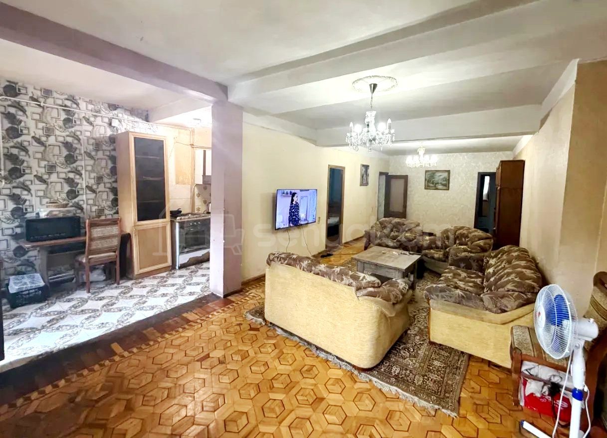 4 Սենյականոց Բնակարան Քարե Շենքում, 106քմ, 2/4 հարկ, Կոսմետիկ Վերանորոգված