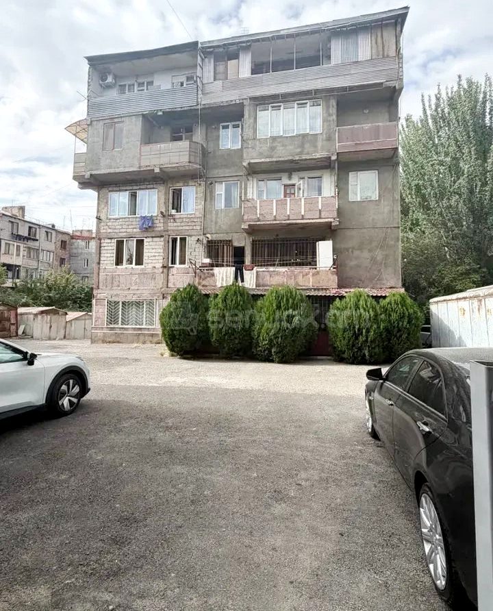 4 Սենյականոց Բնակարան Քարե Շենքում, 106քմ, 2/4 հարկ, Կոսմետիկ Վերանորոգված